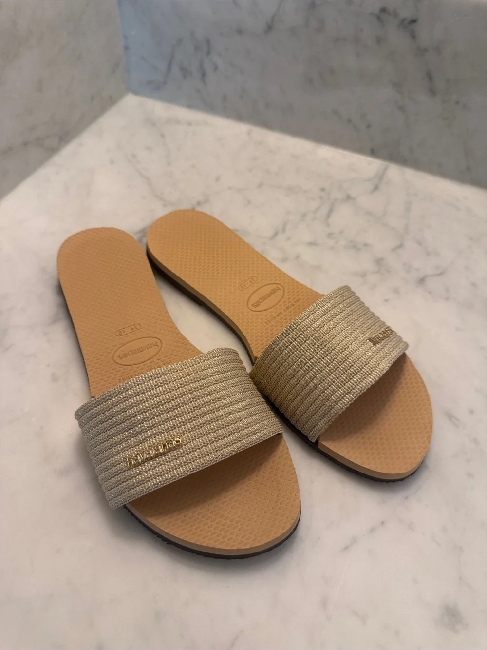 Havaianas classic slides