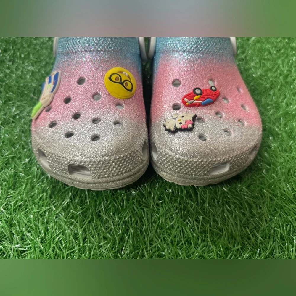 CROCS very good