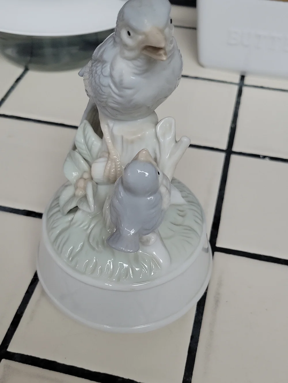 N/A vintage porcelain