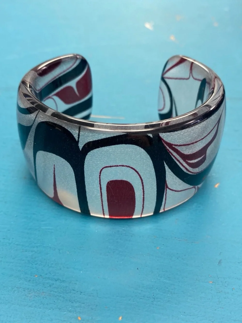 Kelly Robinson stylish resin