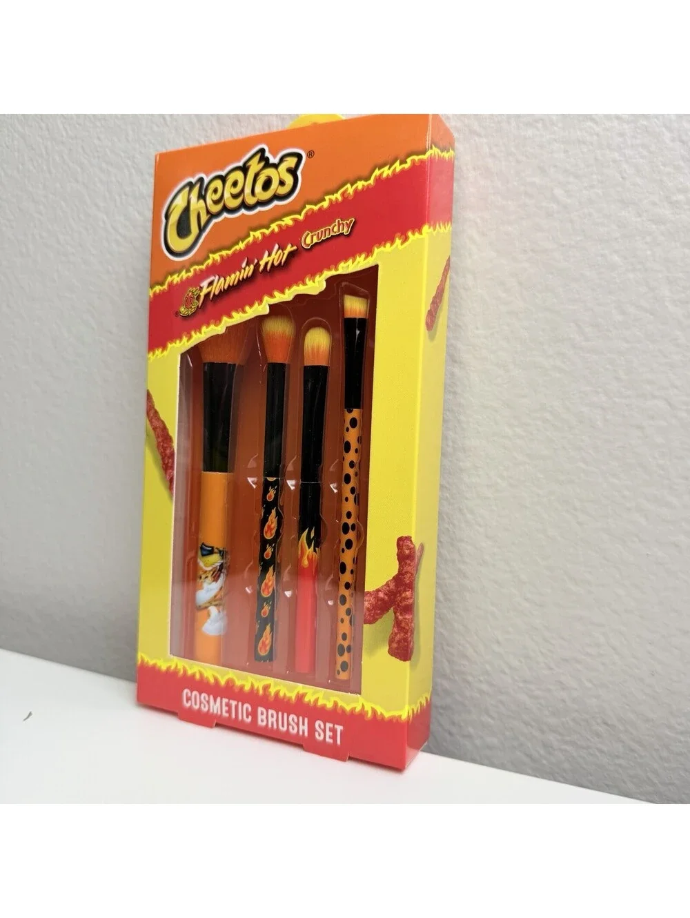 Cheetos Flamin’ Hot Crunchy Cosmetic Makeup Brush Set 4 Pc New Gift Beauty Kit