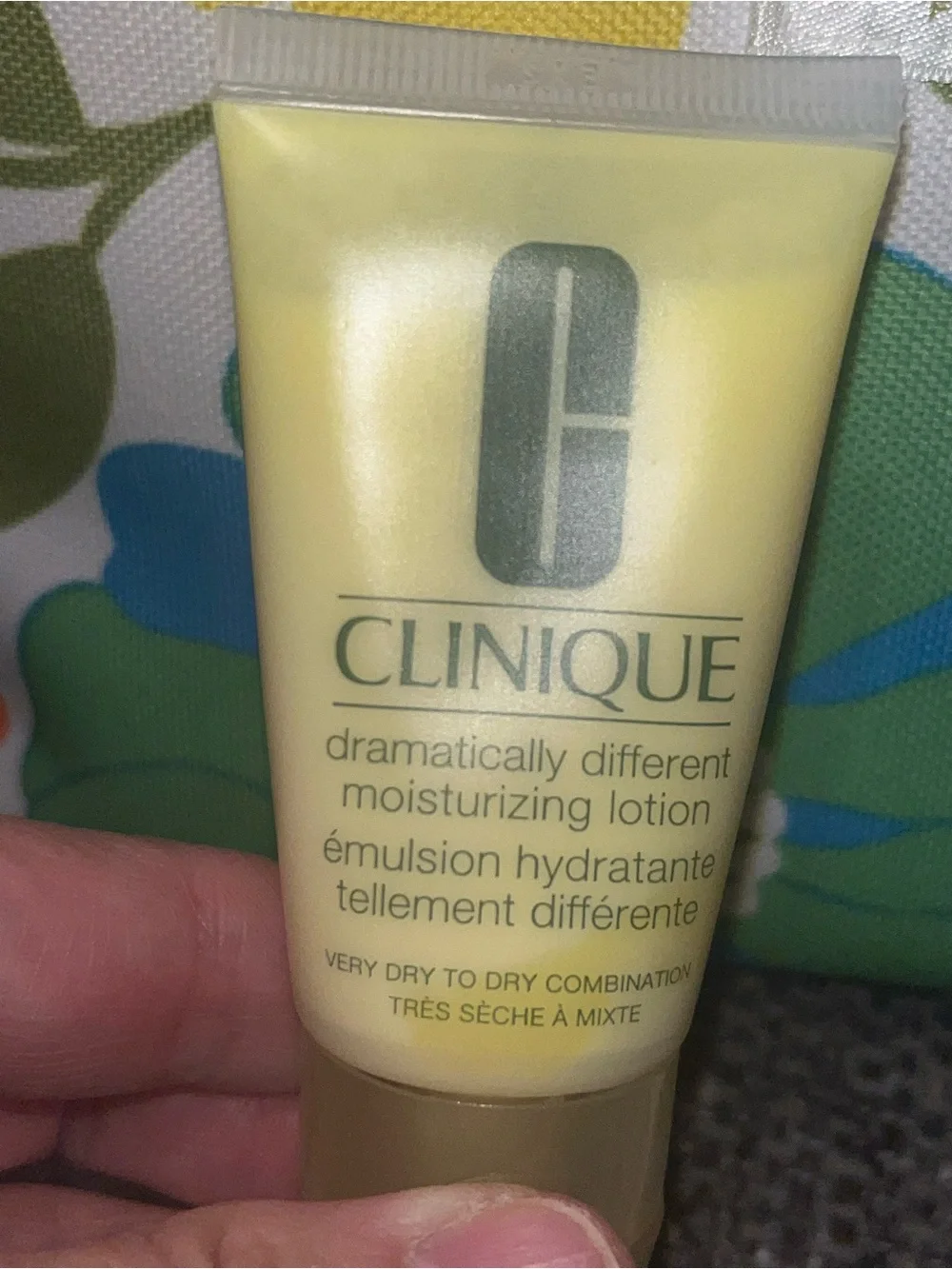 New Clinique 4 Piece w/Trina Turk Pouch