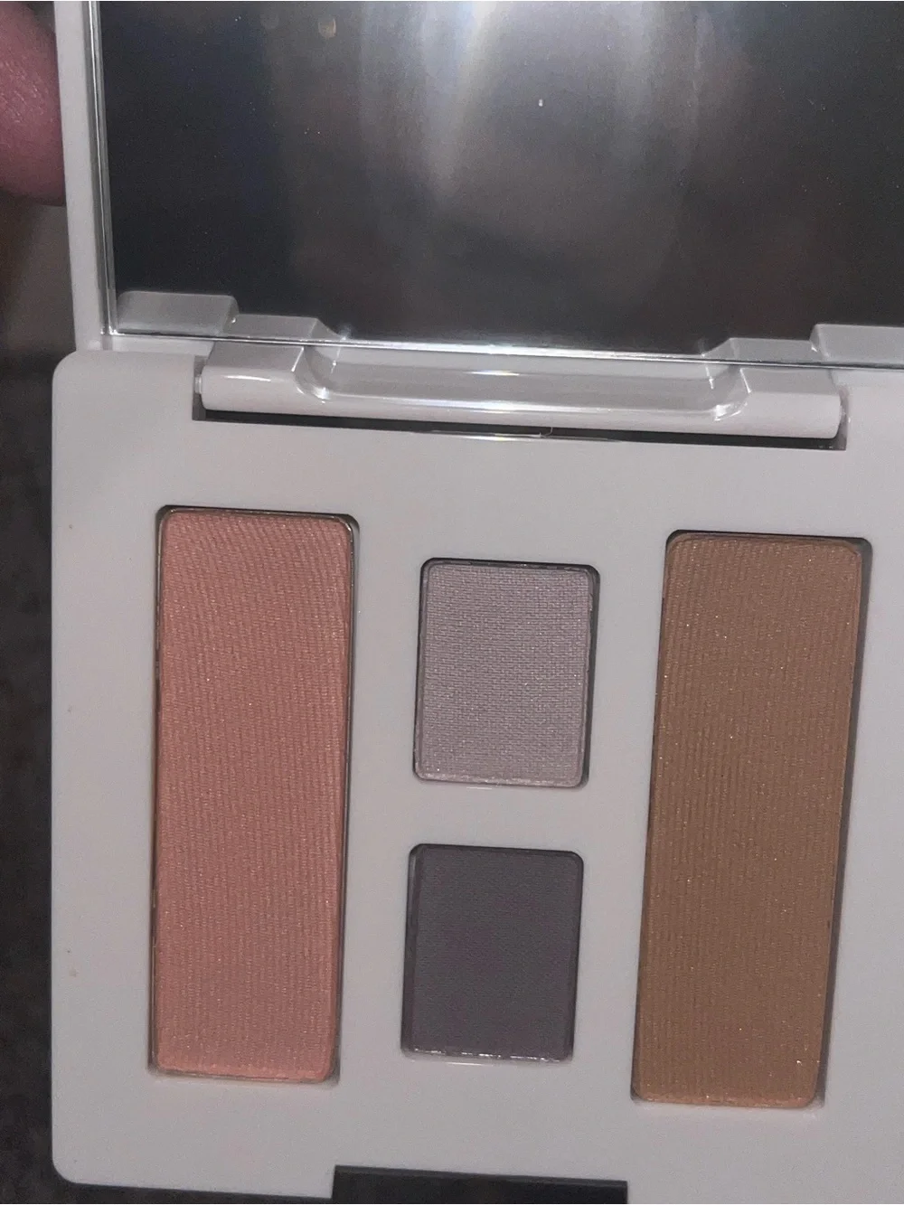 New Clinique 4 Piece w/Trina Turk Pouch