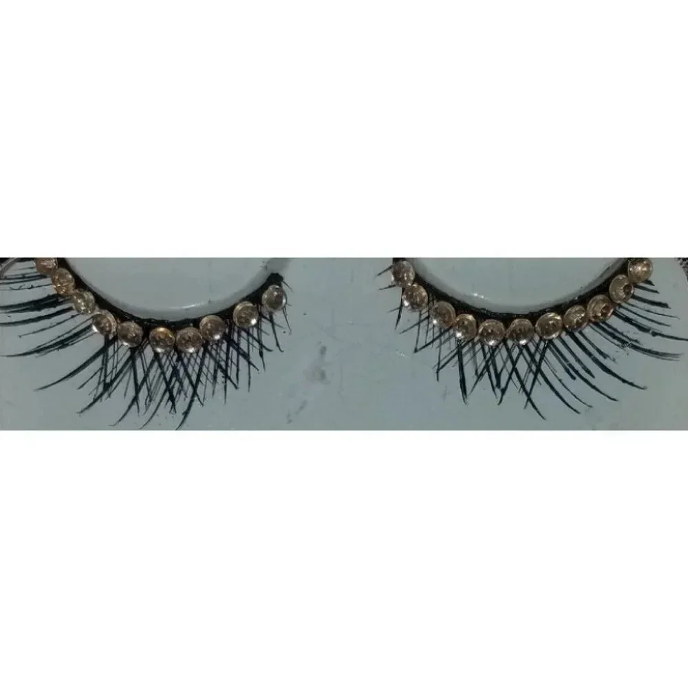 Undefined these eyelashes