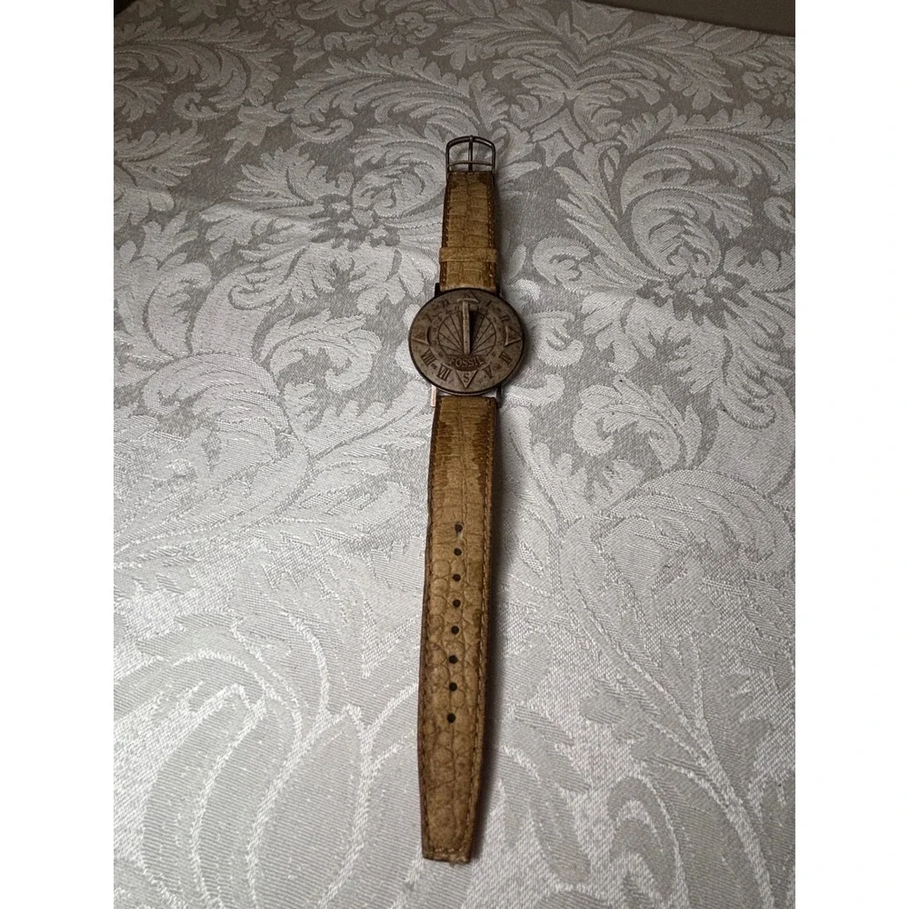 Fossil rare sundial