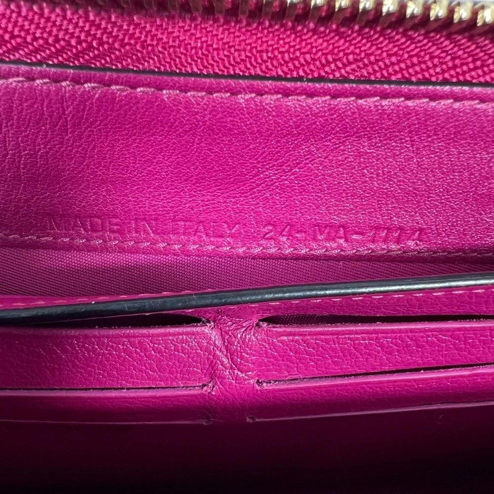 Dior be detail