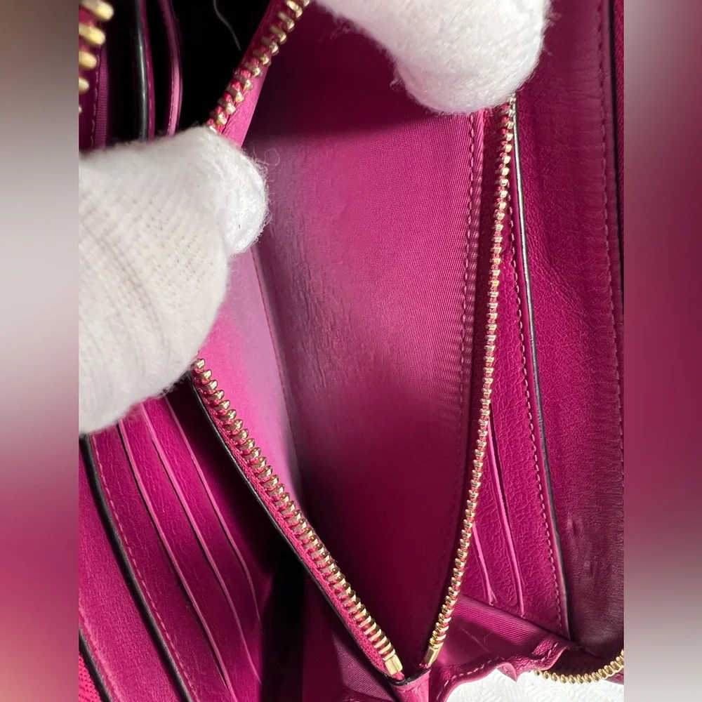Dior fuchsia slots
