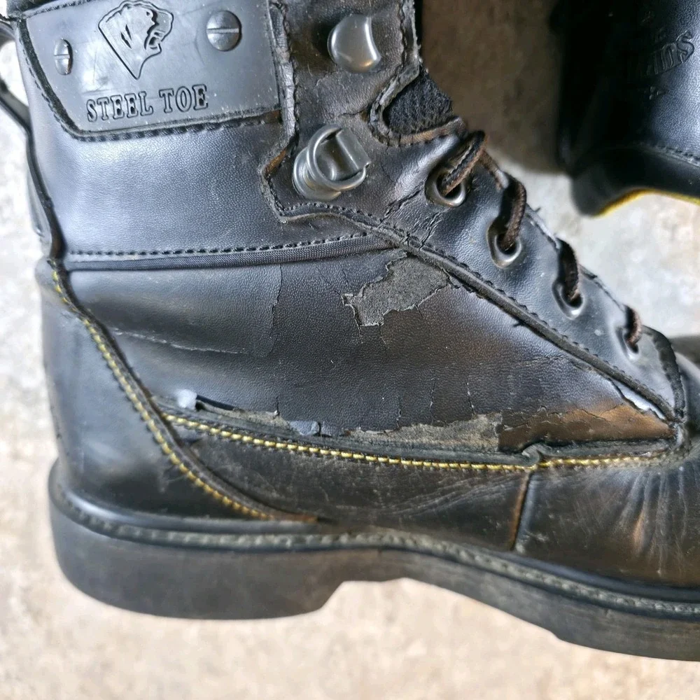 Vintage Herman Survivor *Cracked Black Leather Steel Toe Work Boots Mens Size 11