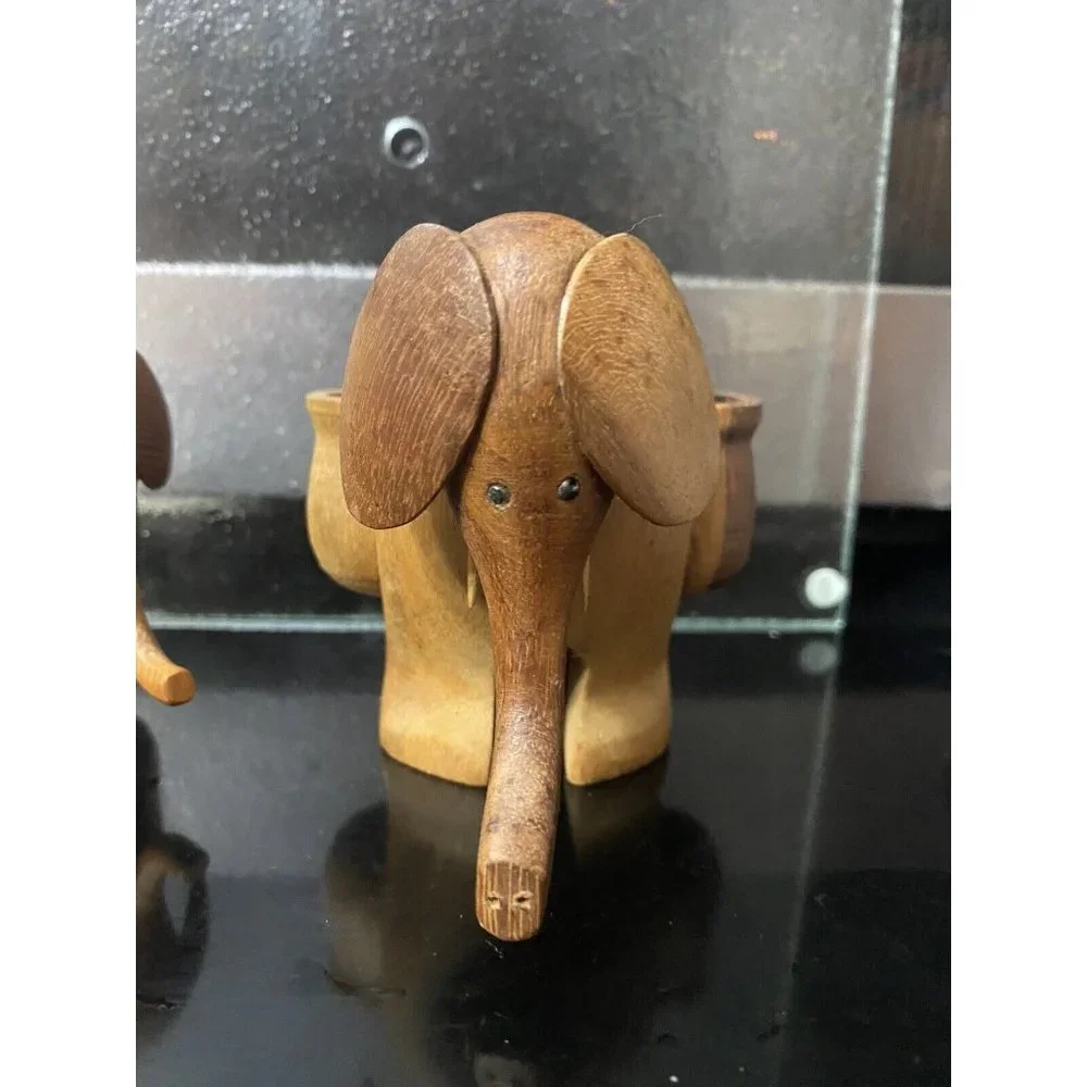 Unbranded century family carved