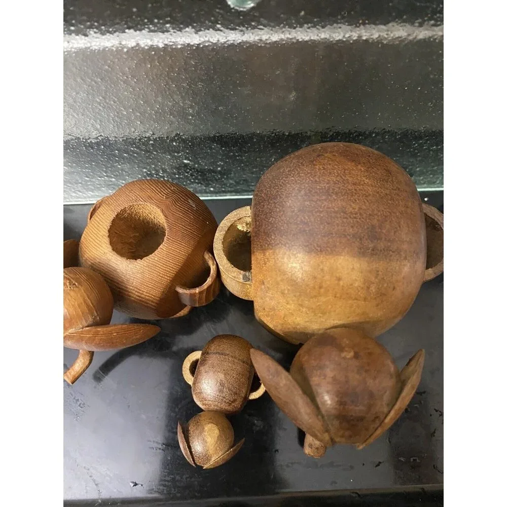 Unbranded carved vintage