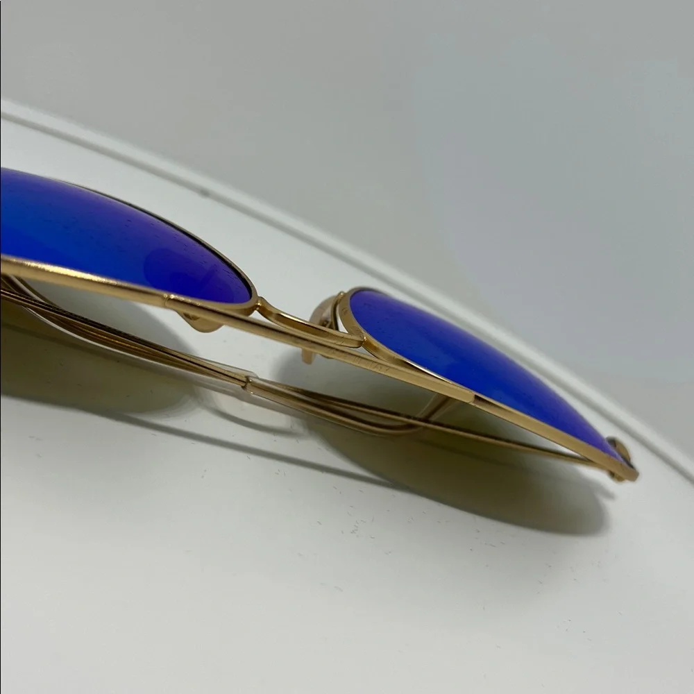 Ray-Ban large as