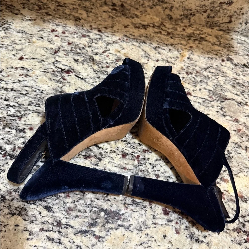 Diane Von Furstenberg Tabby Layered Velvet Platform Slipback Sandal 11 Navy