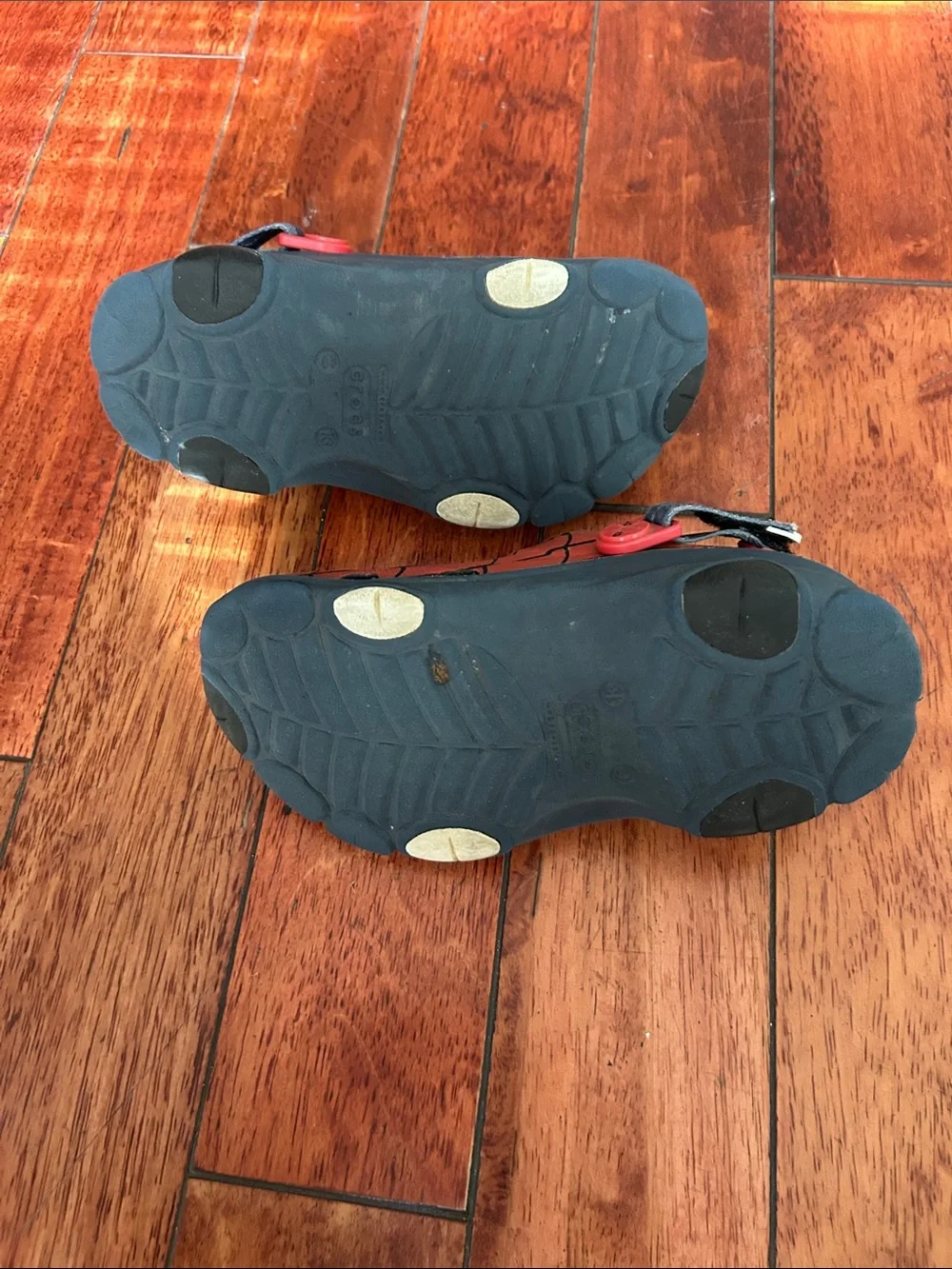 CROCS official spider
