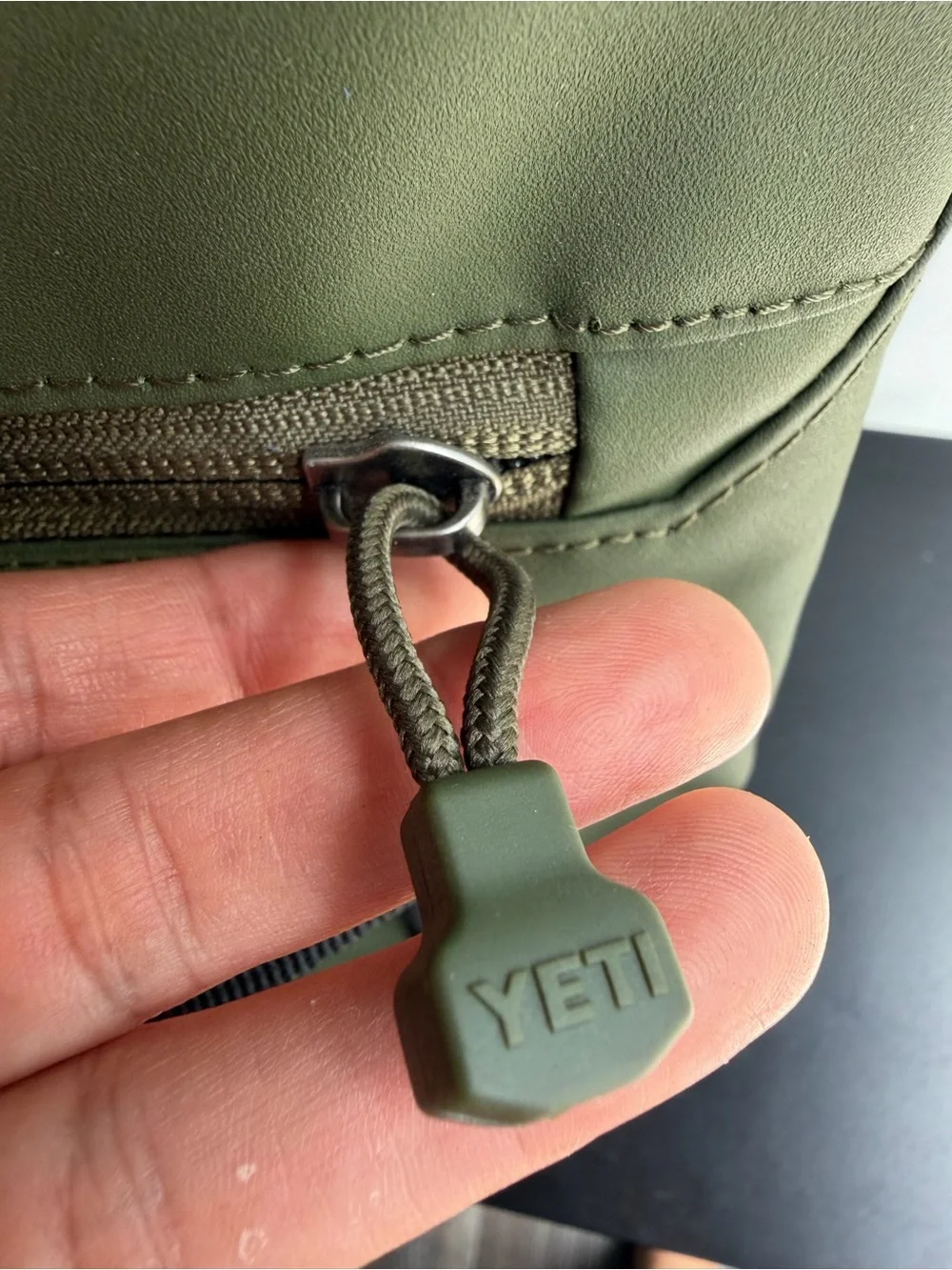 Yeti messenger bag