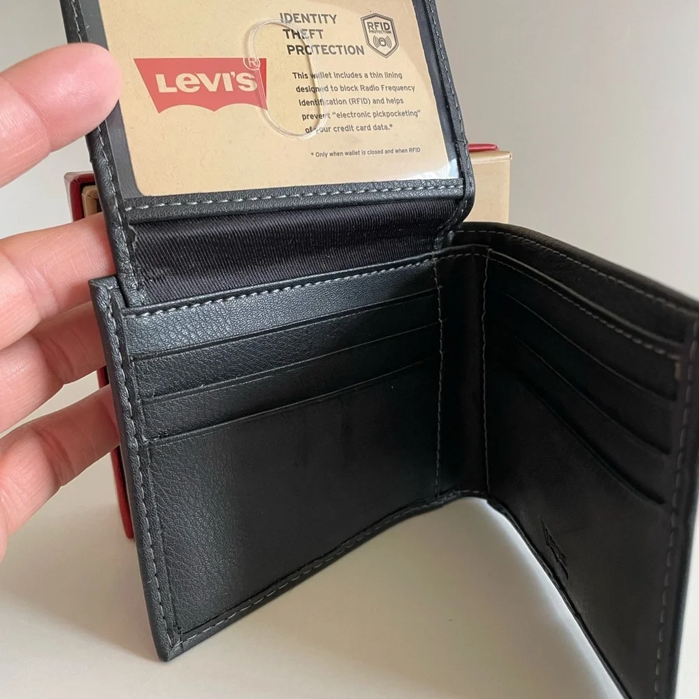 Levis levi mens