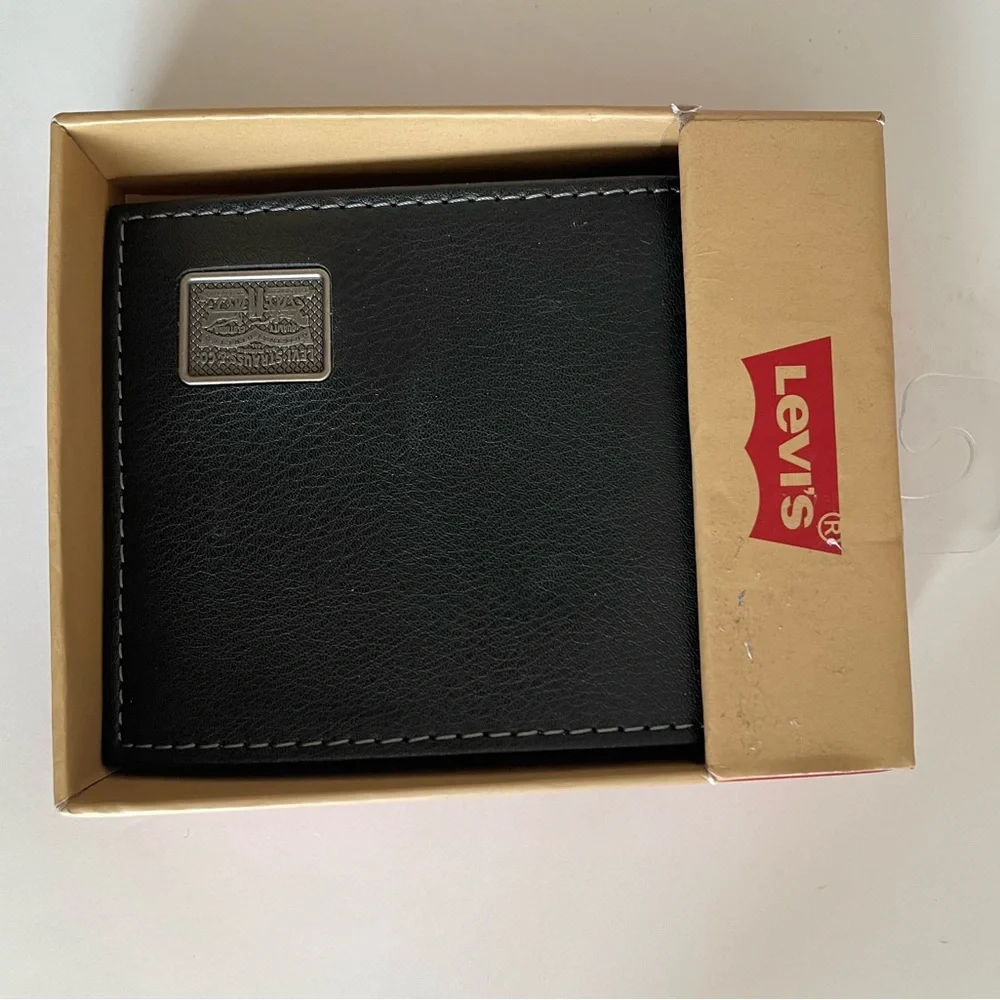 Levis levi mens
