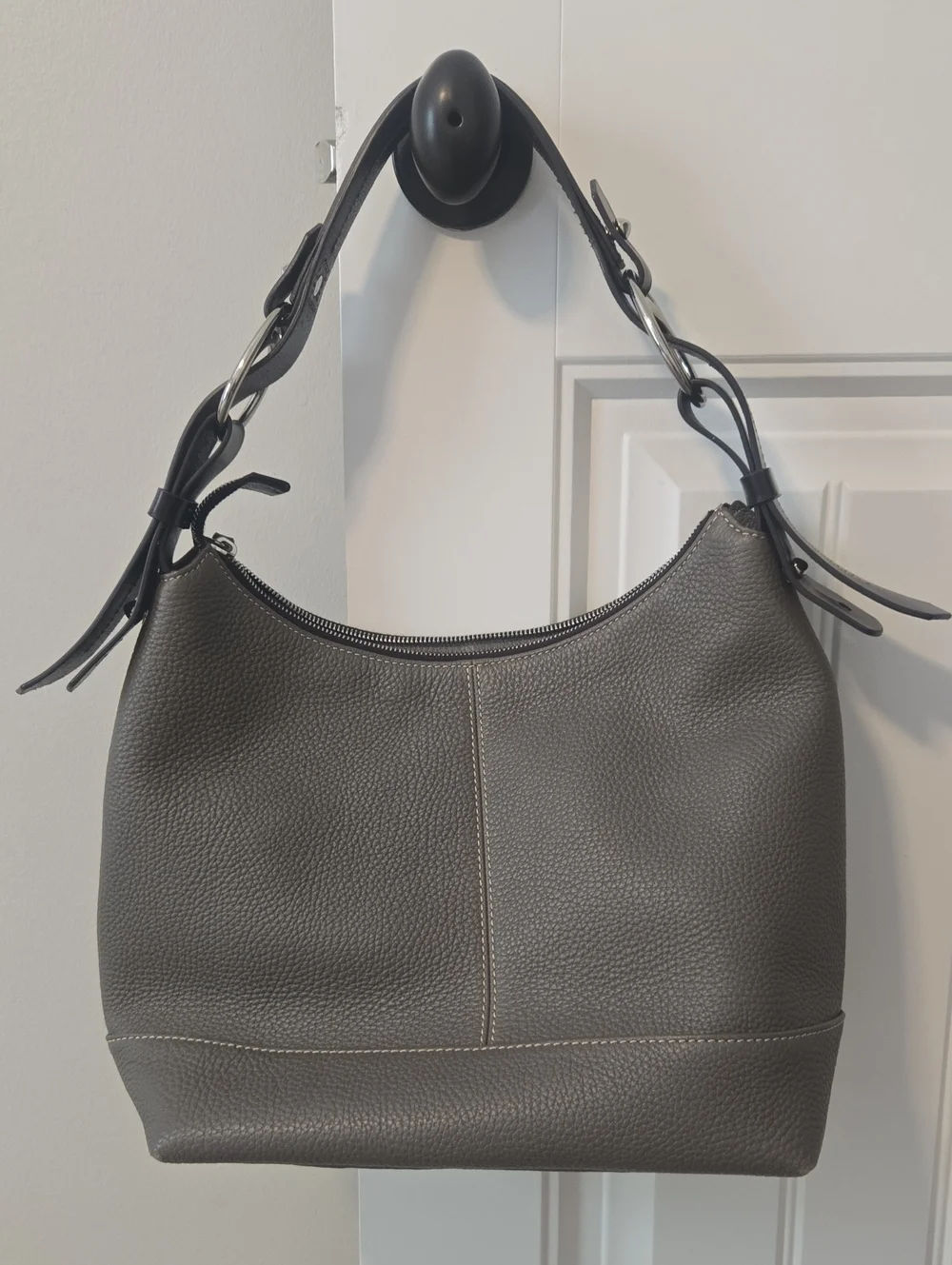 Dooney & Bourke pebbled leather