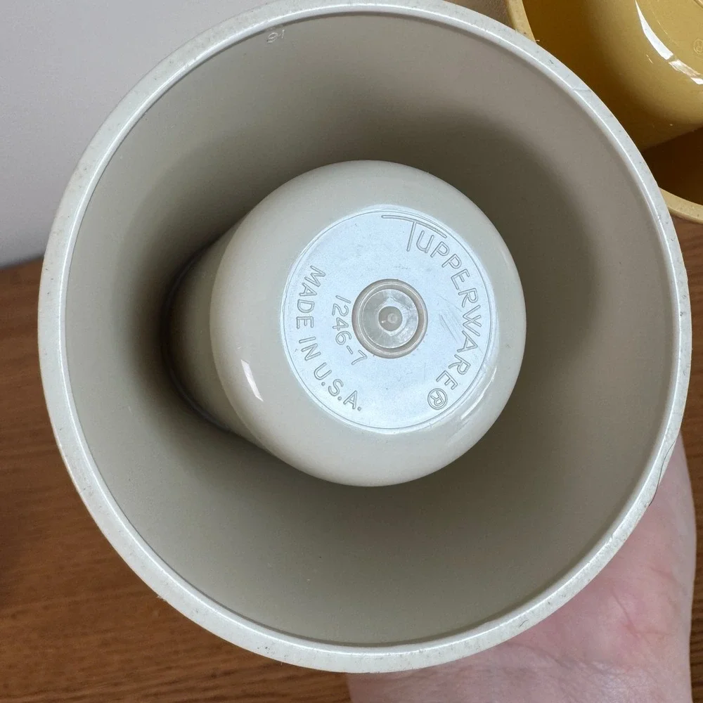 Tupperware vintage oil