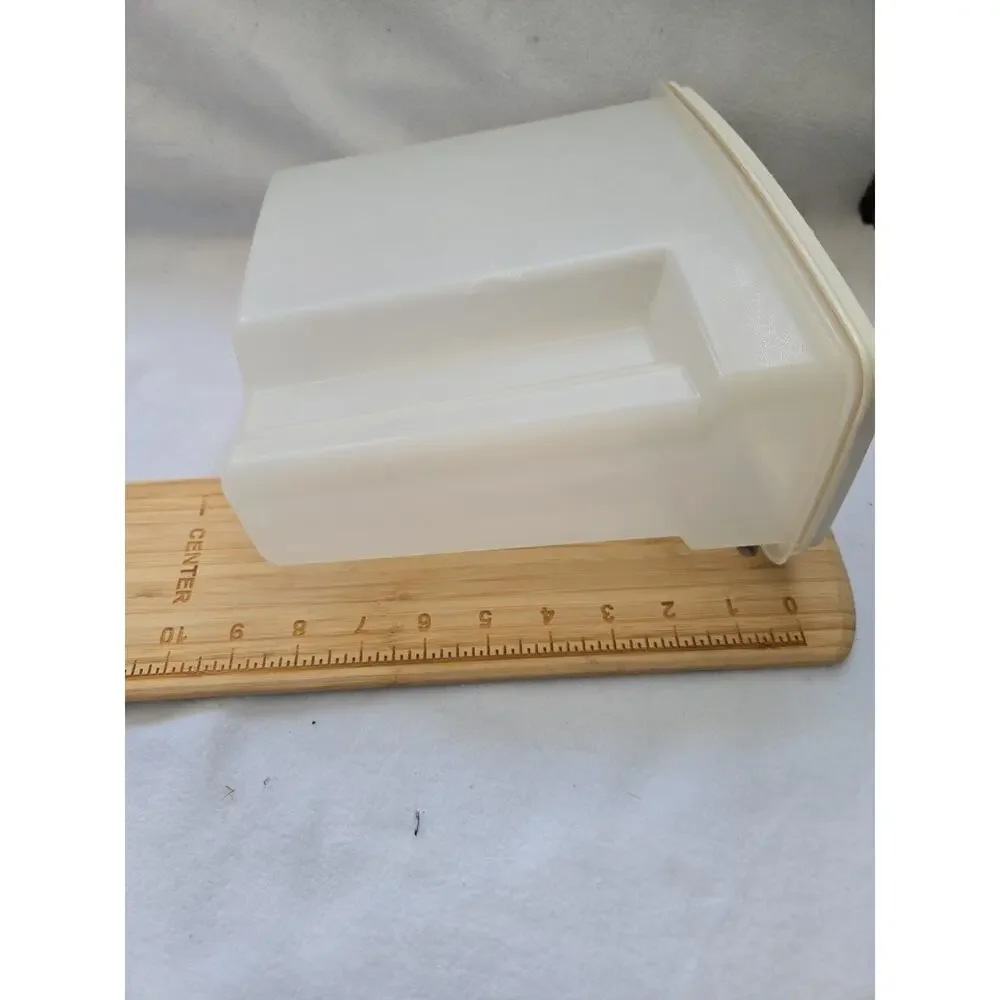 Rubbermaid this vintage