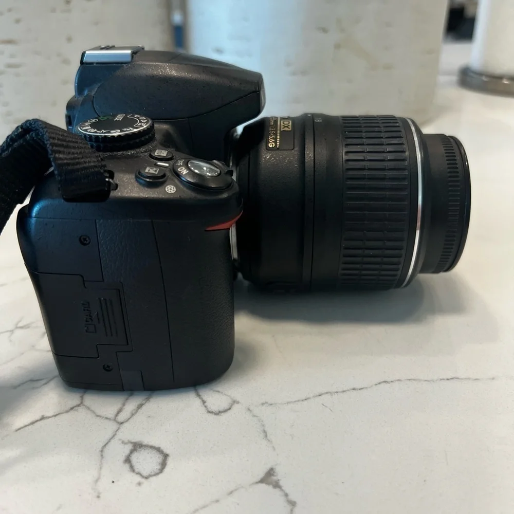 Nikon camera d3000