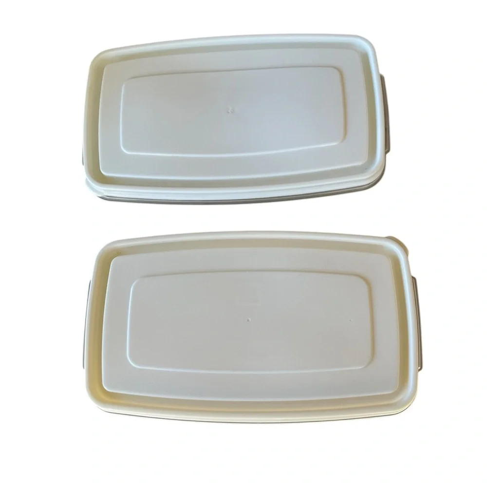 Rubbermaid vintage servin’