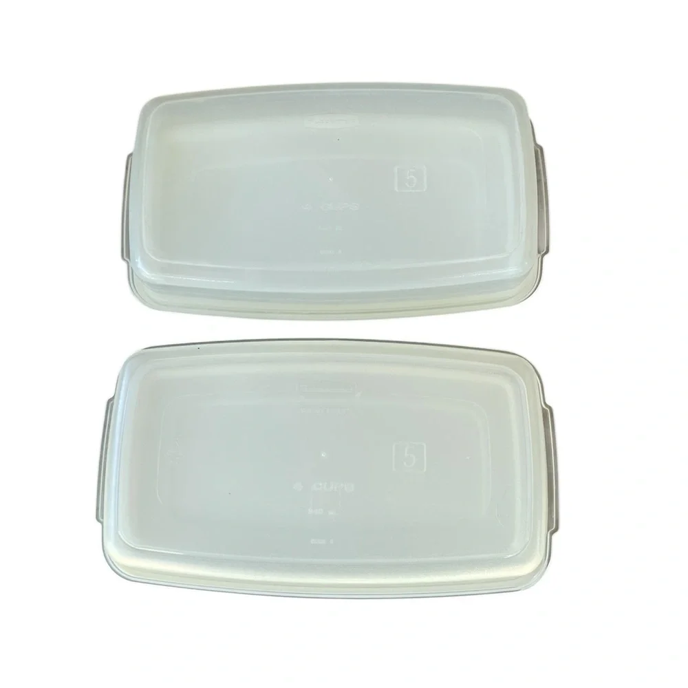Rubbermaid vintage servin’