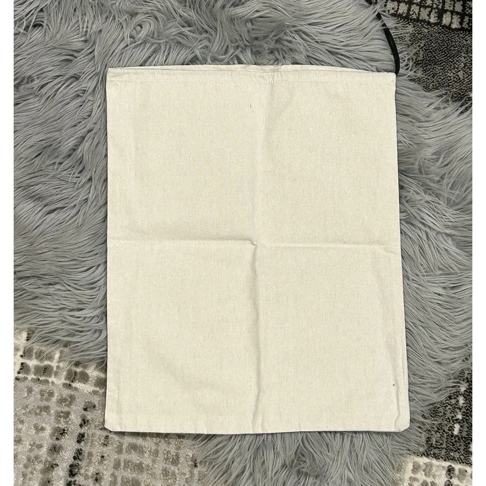 The Unbranded Brand holiday canvas