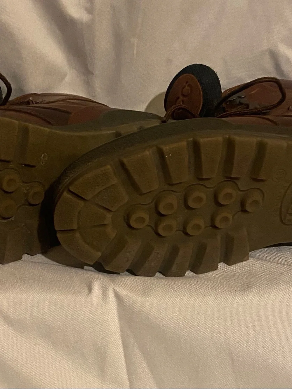 Ecco sturdy men