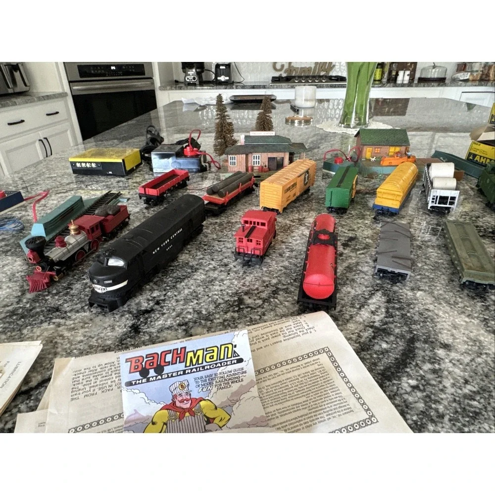 Vintage AHM Tempo HO Scale New York Central 6603 17 Trains Plus Extras See Pics‎