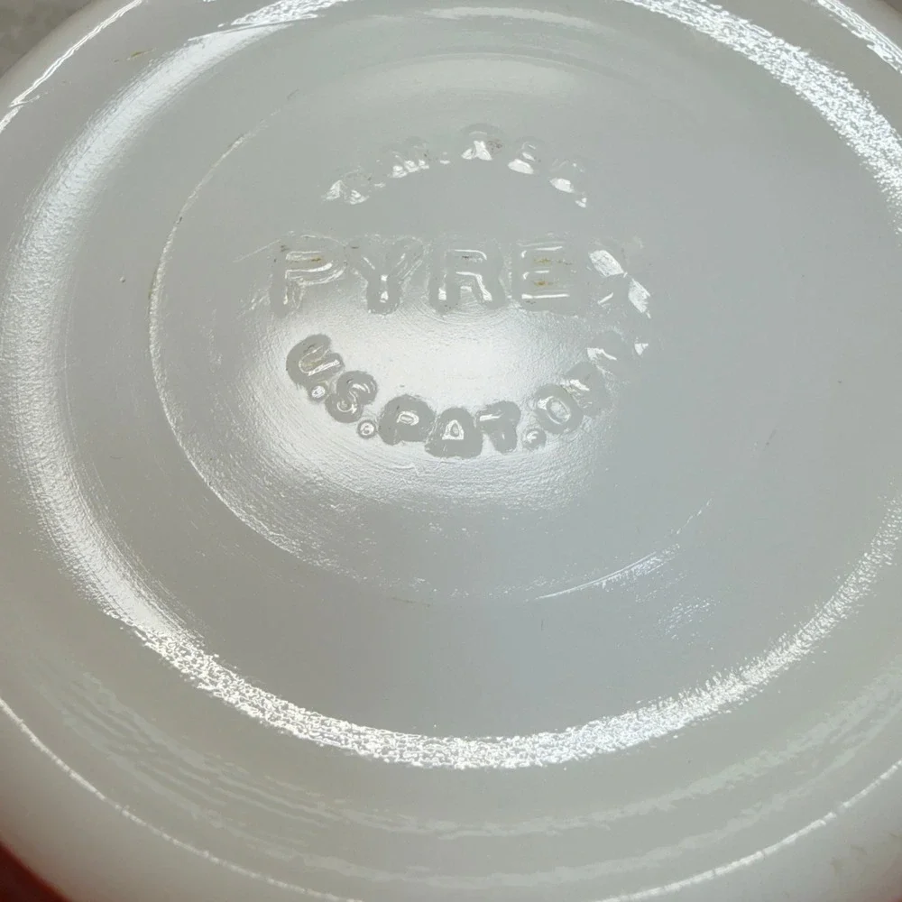 Pyrex embossed base