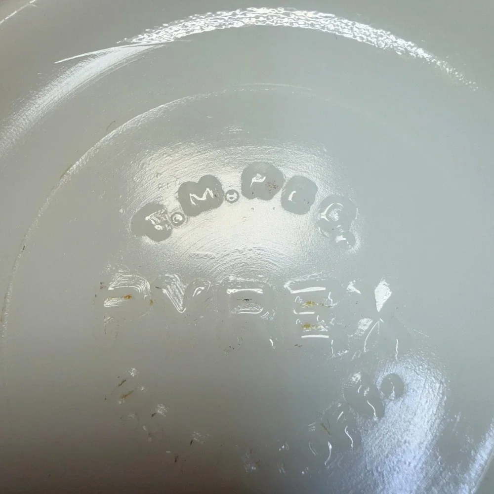 Pyrex embossed base