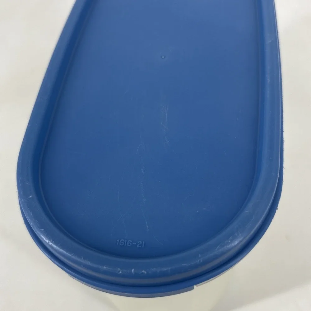 Tupperware vintage oval