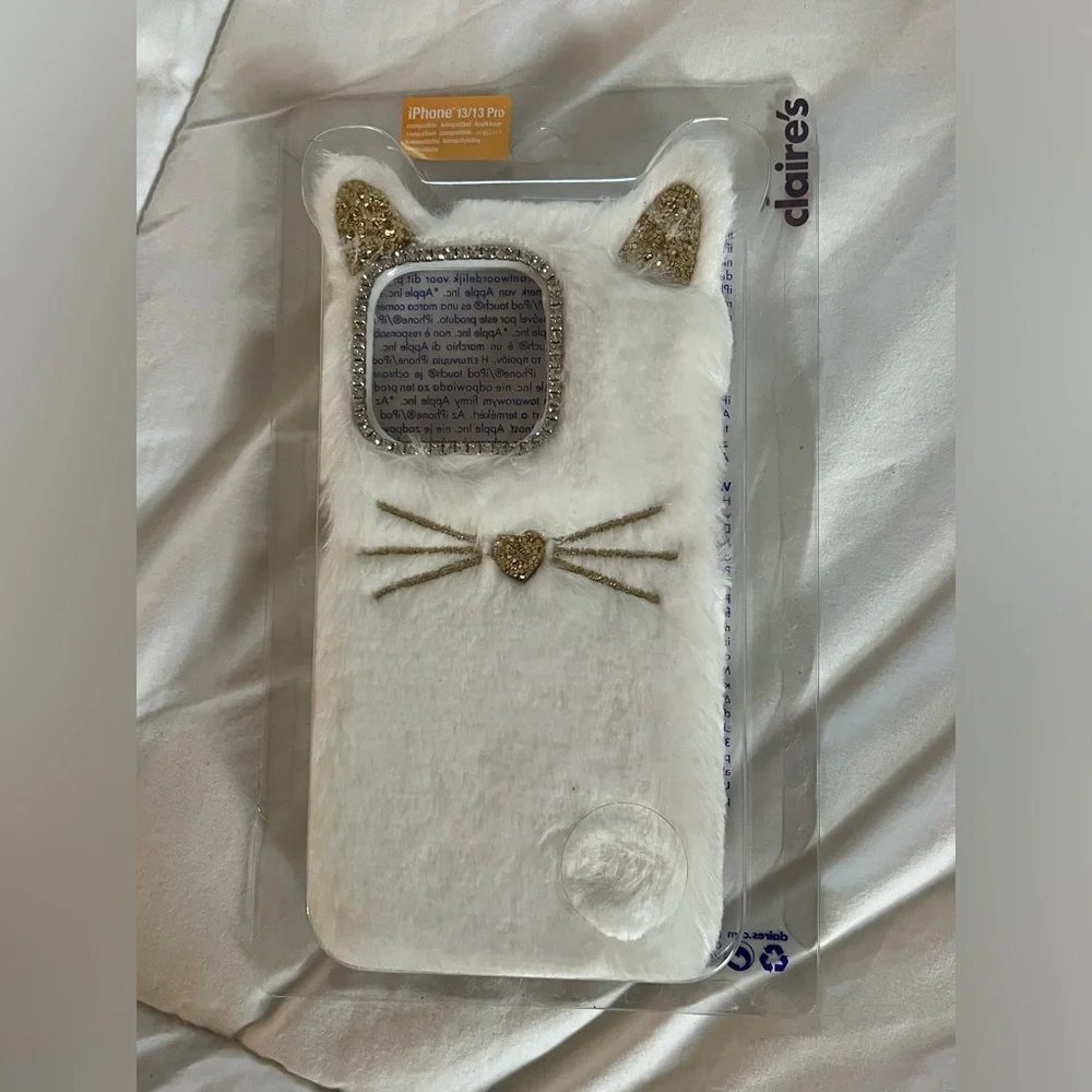BRAND NEW Claire’s Furry White Kitty Cat Apple iPhone 13/13‎ Pro Phone Case
