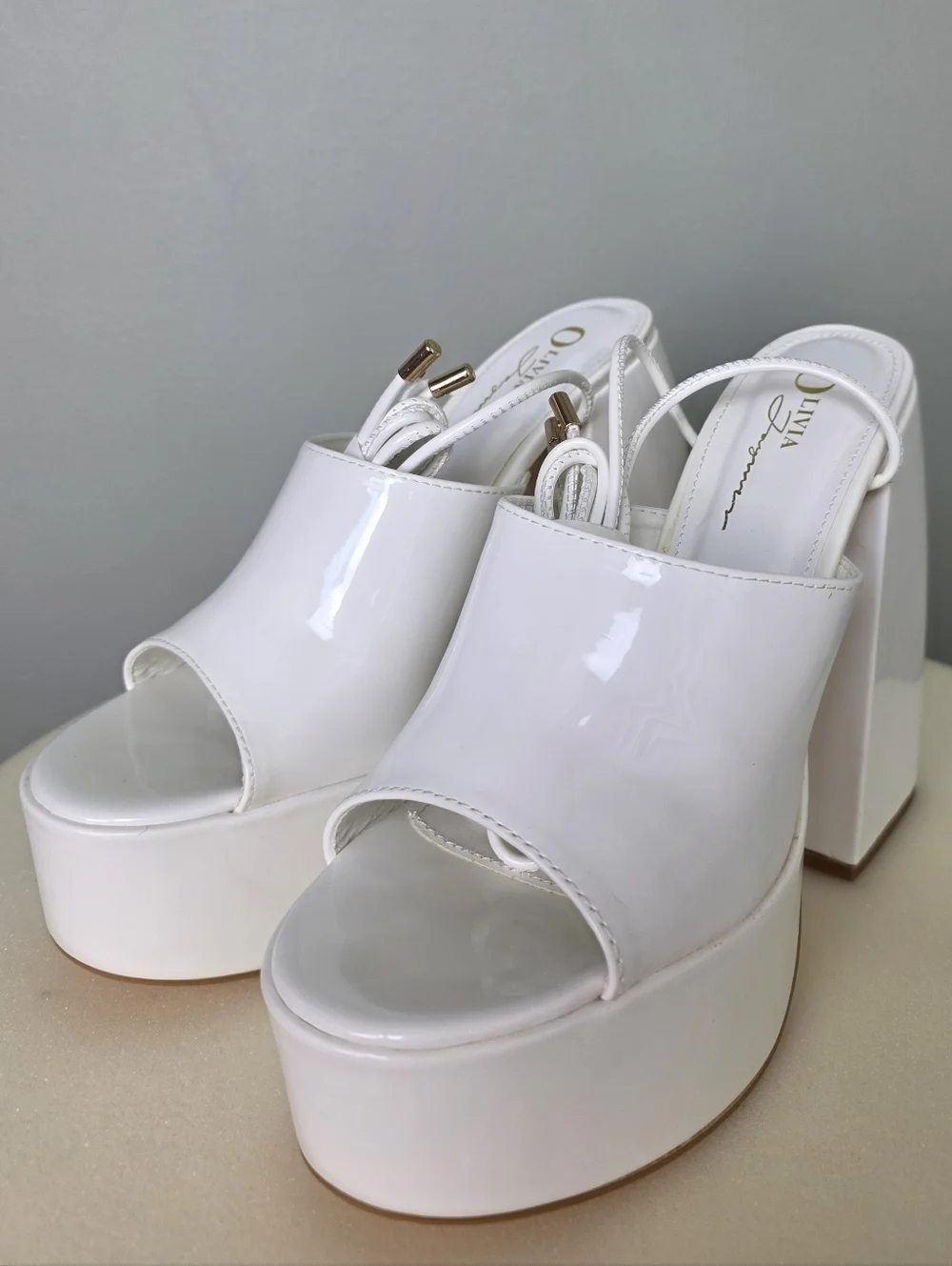 Olivia Jaymes these head