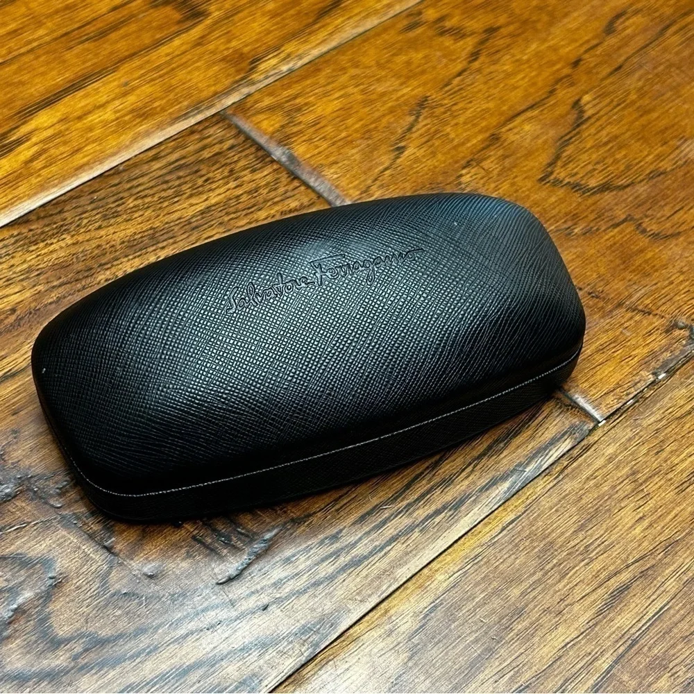 Salvatore ferragamo glasses‎ case