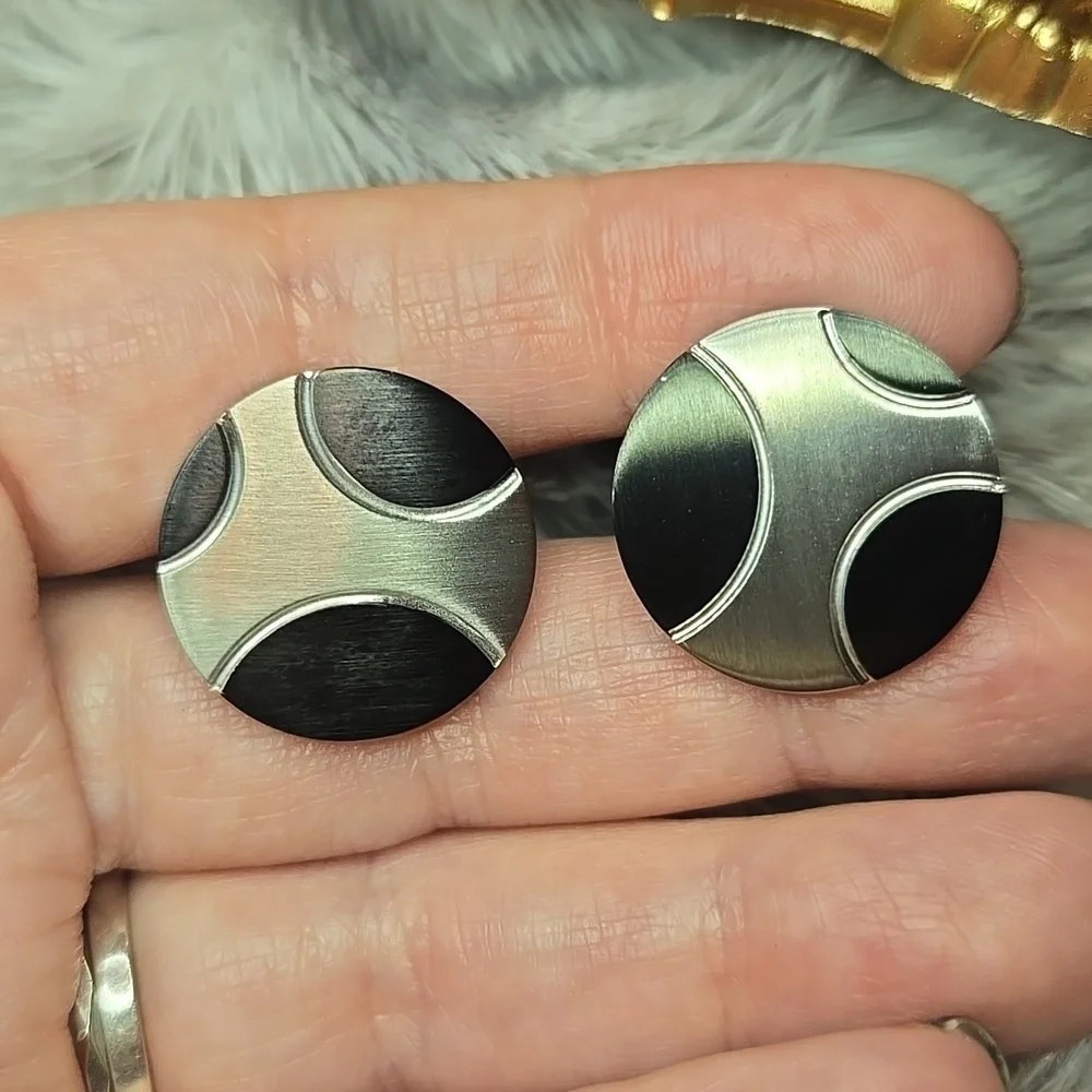 N/A elegant silver