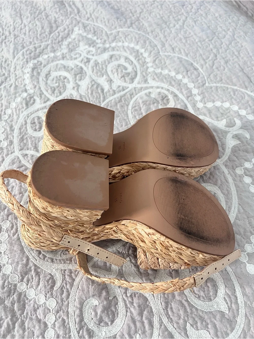 Mango braided platform