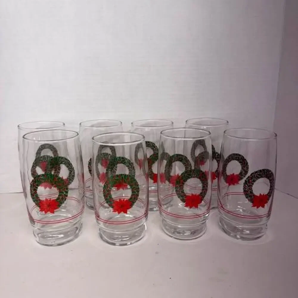 Set of 8 Vintage Christmas Wreath and Poinsettia Glass Tumblers