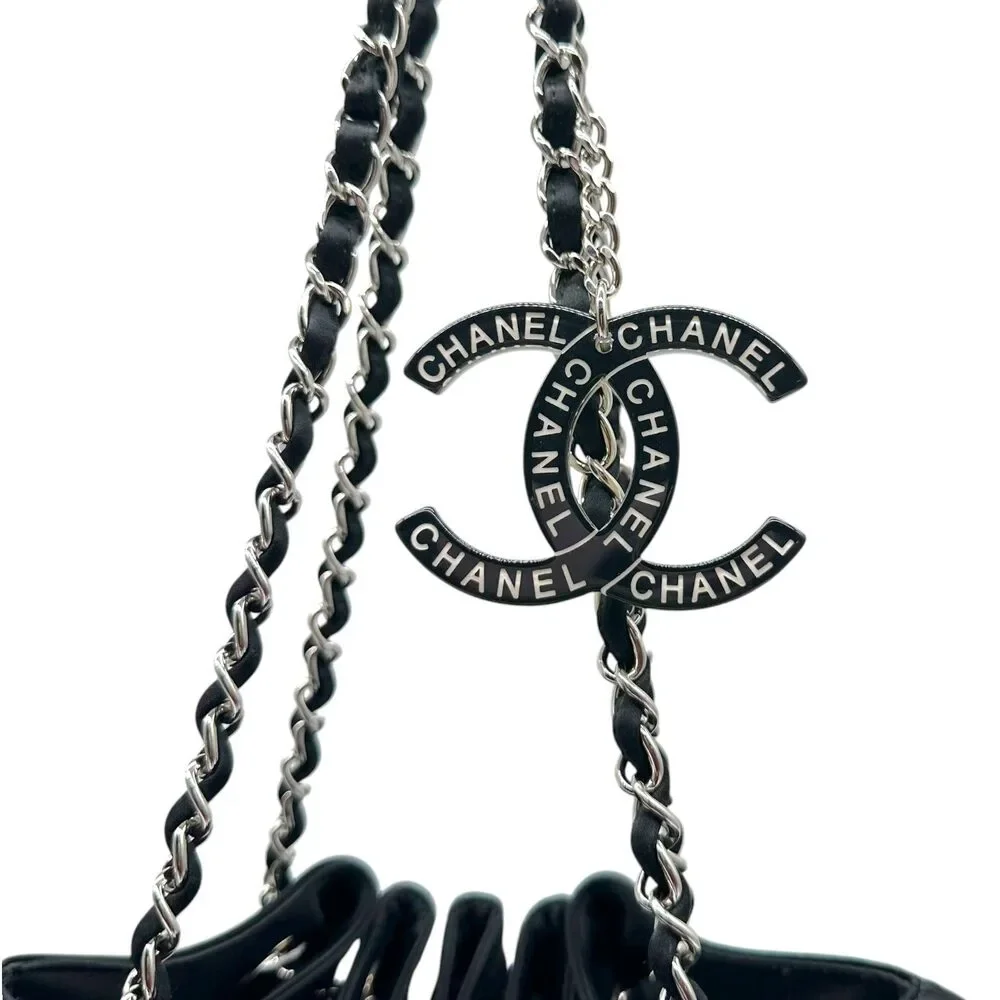 CHANEL adorned interwoven vintage