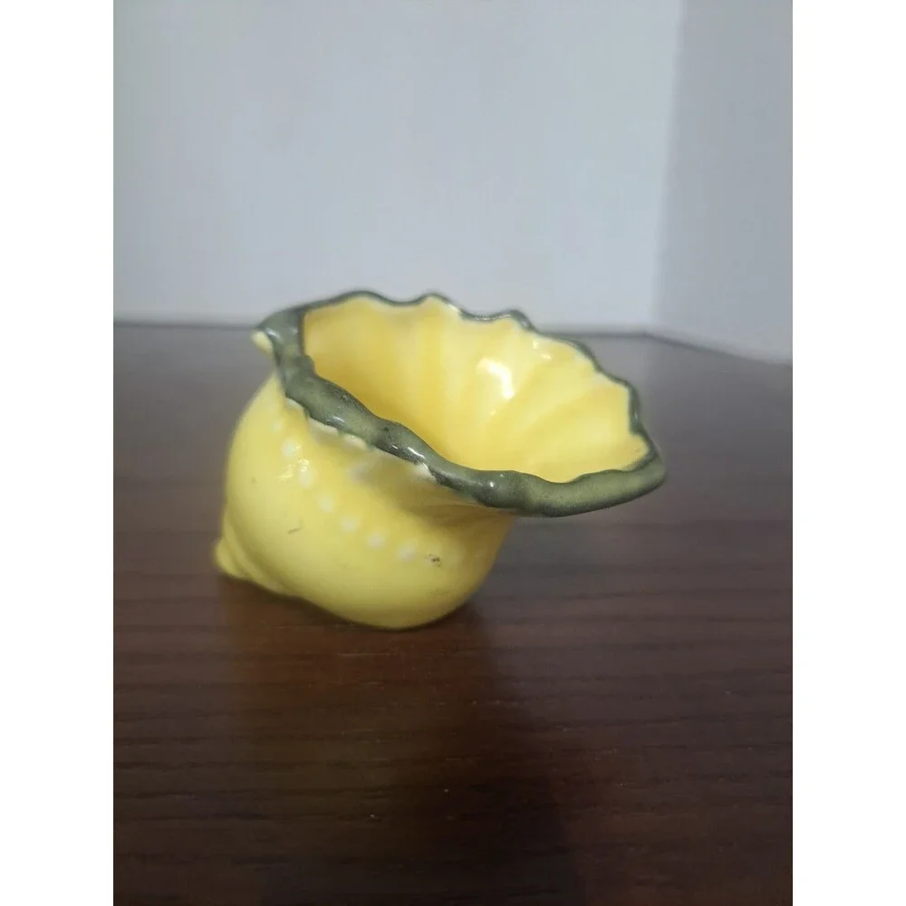 1940s Shell Shape Yellow With Olive Trim On Scalloped Edge Seashell Shape Sugar