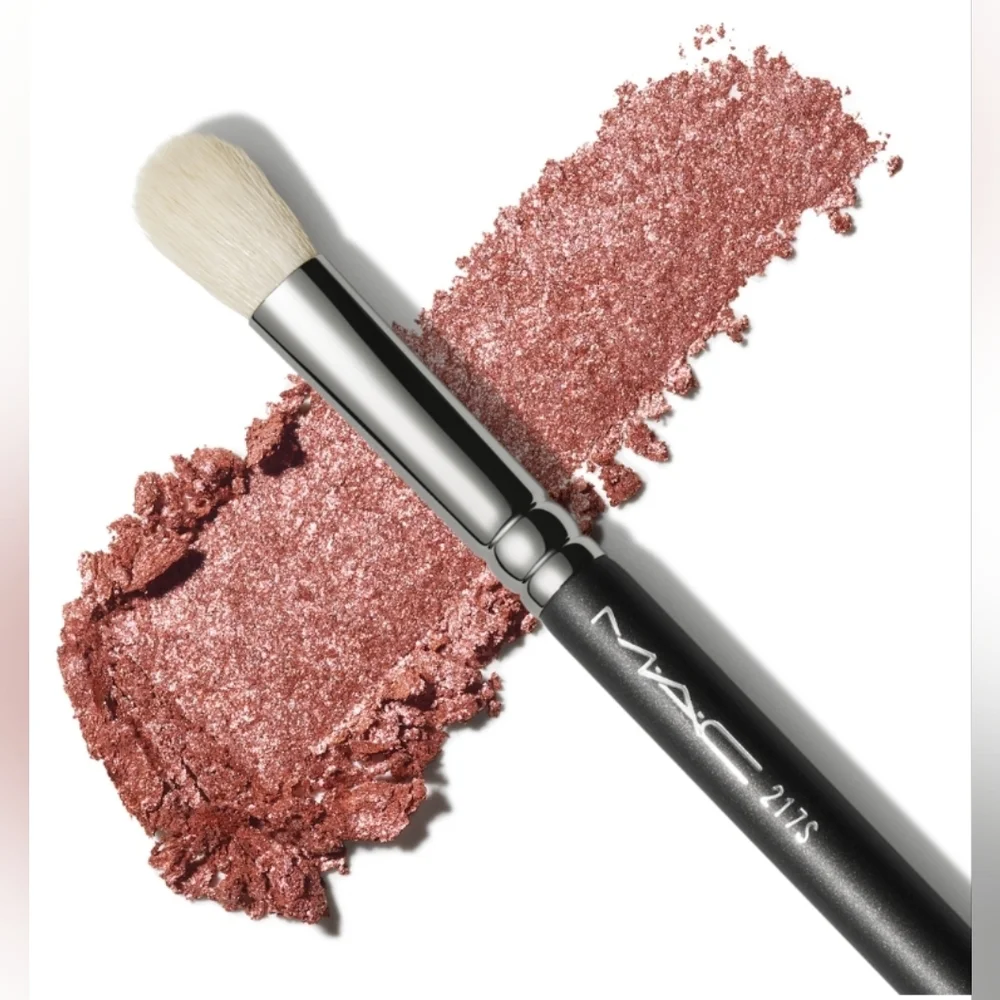 MAC Cosmetics brush shading