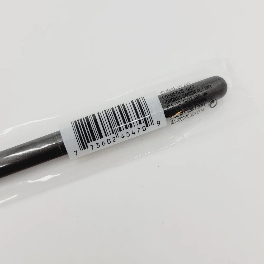 MAC Cosmetics brush shading