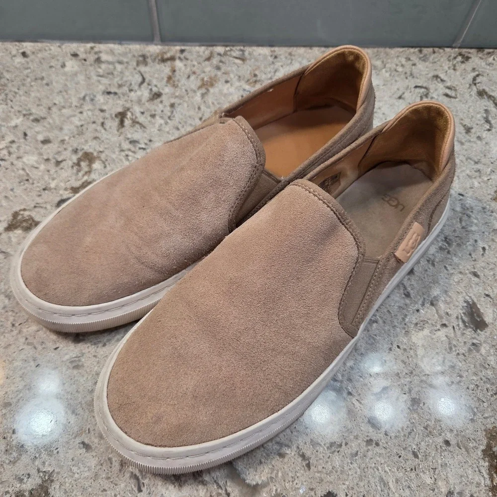 UGG heel versatile look