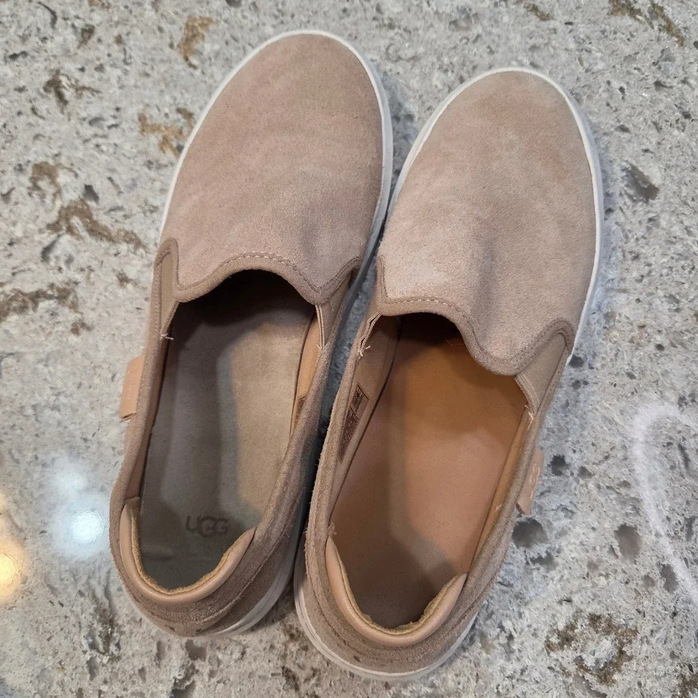 UGG contemporary look offer