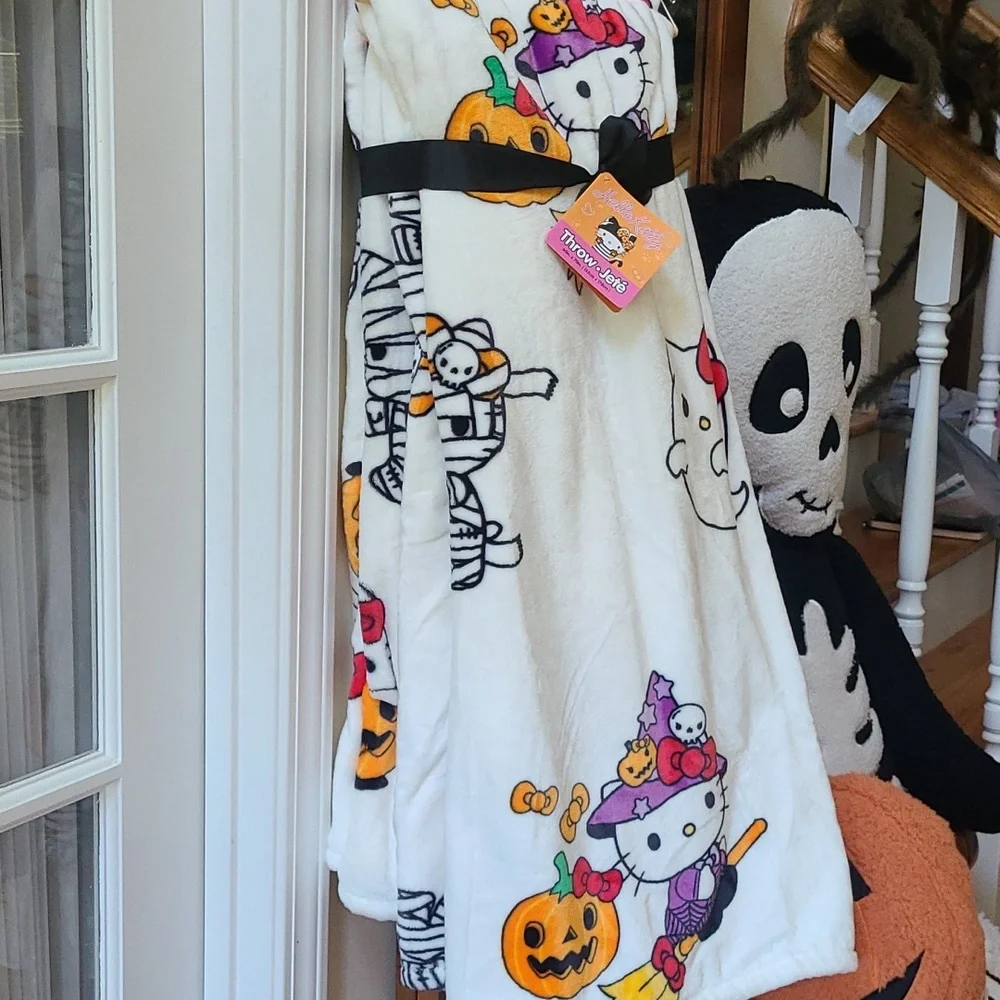 Hello Kitty tags pacsun