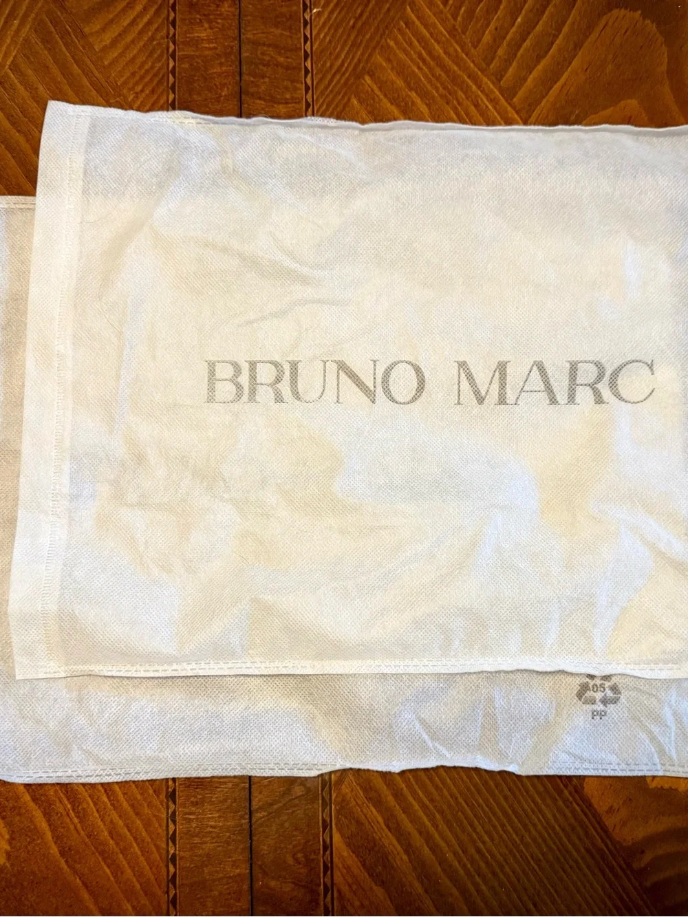 Bruno Marc crease resistant