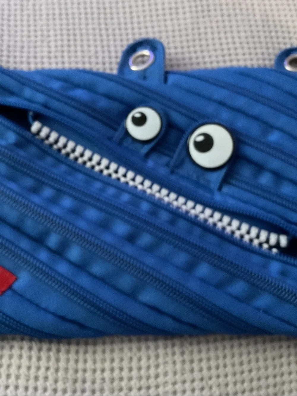 Zipit playful blue