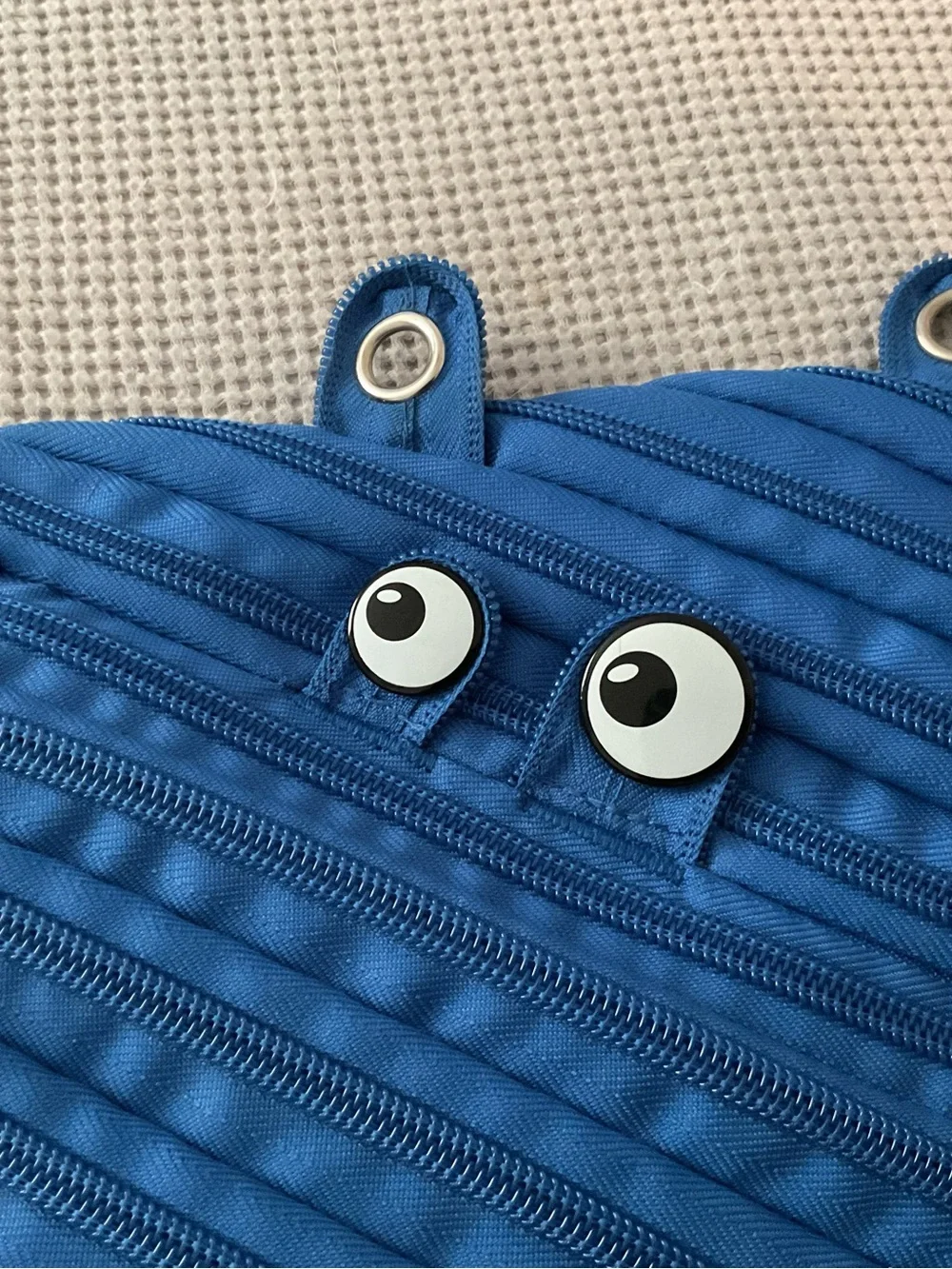 Zipit playful blue