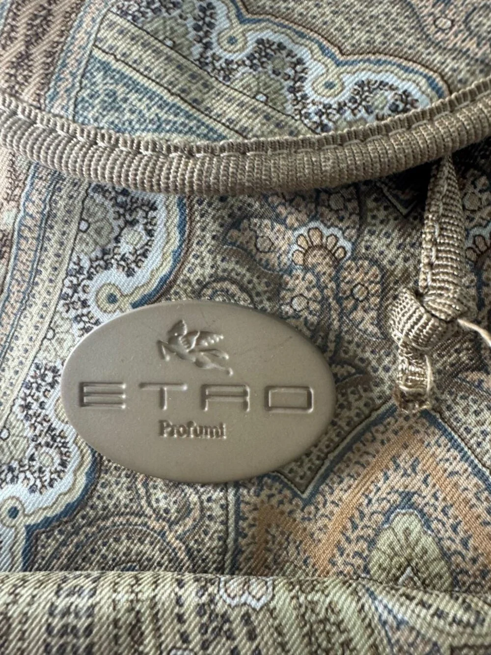 Etro ask handle tone
