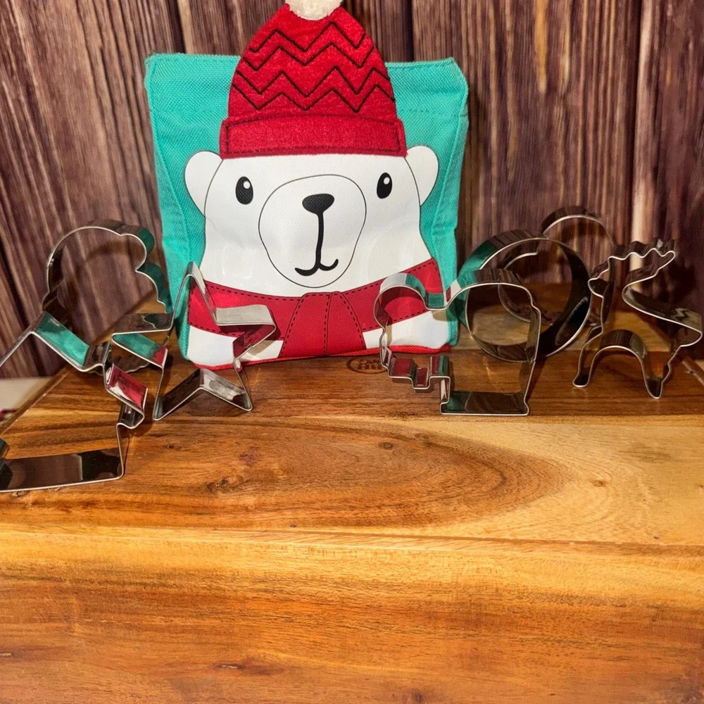 Thirty-One Cookie Cutter Set Teal Red Polar Bear Pouch Holiday Baking